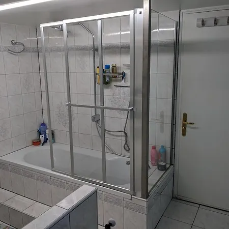 Rum i privatbostad Dans Maison Pres Du Stade De France Et Piscine Olympique *