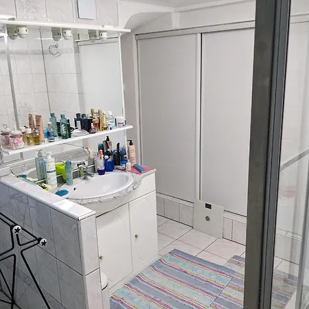 Rum i privatbostad Dans Maison Pres Du Stade De France Et Piscine Olympique *